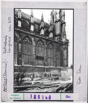 Vorschaubild Amiens: Kathedrale, Langhaus von Nordosten 